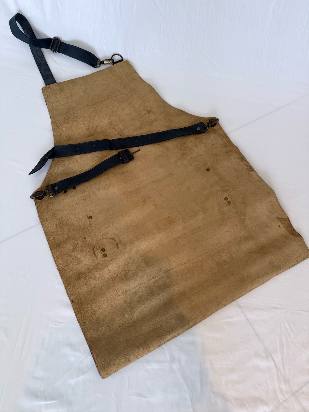 Marieti.c Leather BBQ Apron in Brown with Navy Straps - Picture 9 of 10